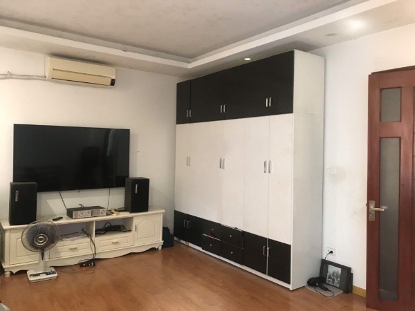 Bán nhà 4 tầng 40 m² nở hậu tại Bồ Đề, Long Biên, Hà Nội